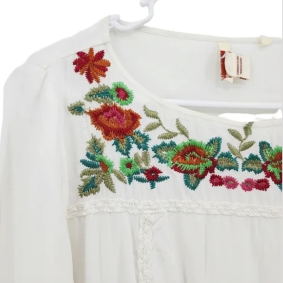 EUC Sundance Women's Embroidered Tunic Top (Small) - Picture 3 of 7